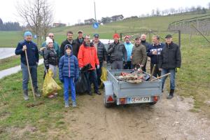 Čistilna akcija na Ponikvi